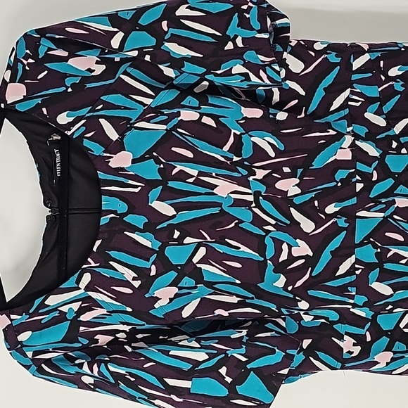 Ellen Tracy Abstract Pattern Crew Neck Short Sleeve Form Fitting Comfy Dress - Picture 5 of 11